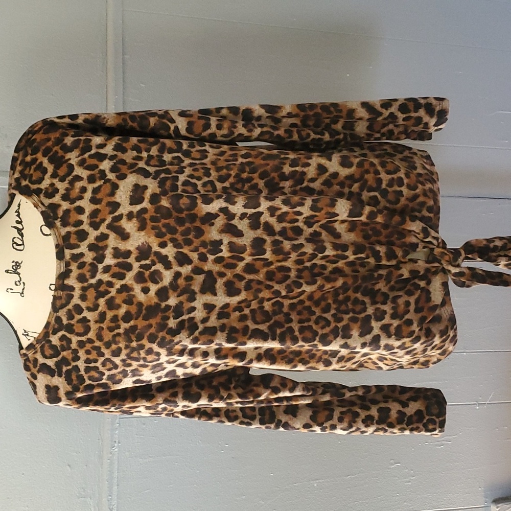 NWT Coco & Main Leopard tie front top Size Large